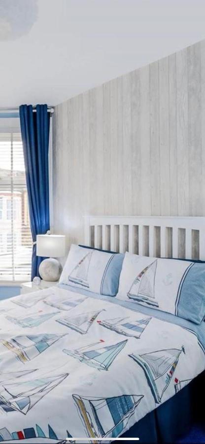 By The Seaside Bed & Breakfast Блекпул Екстериор снимка