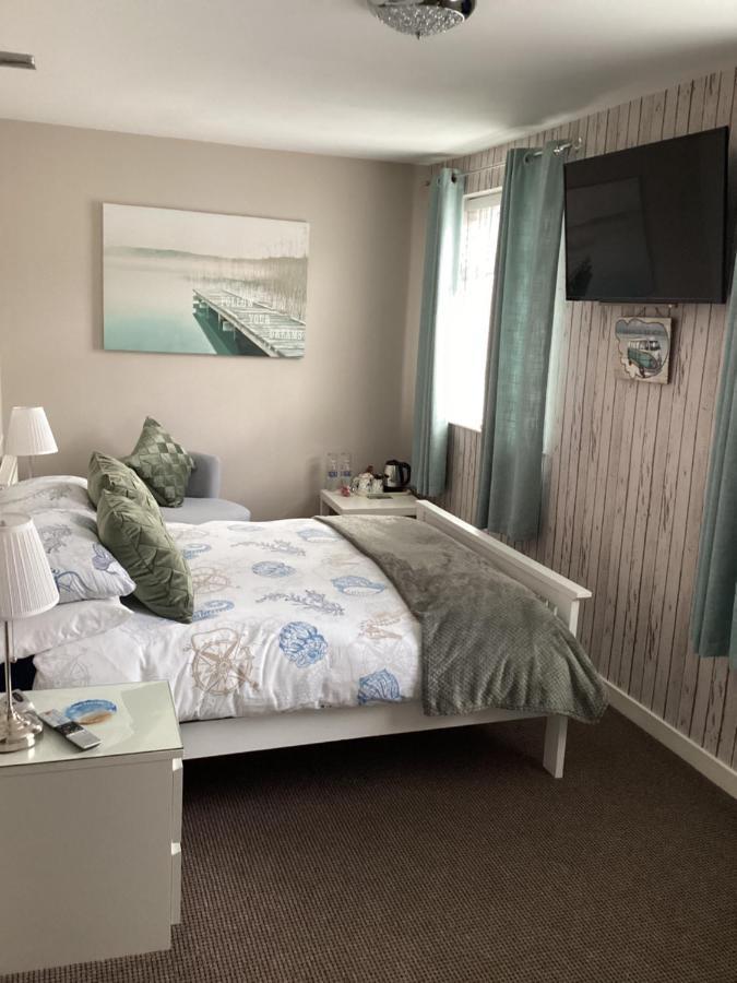 By The Seaside Bed & Breakfast Блекпул Екстериор снимка