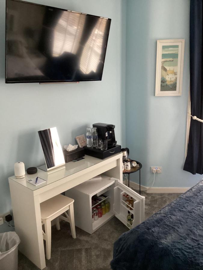 By The Seaside Bed & Breakfast Блекпул Екстериор снимка